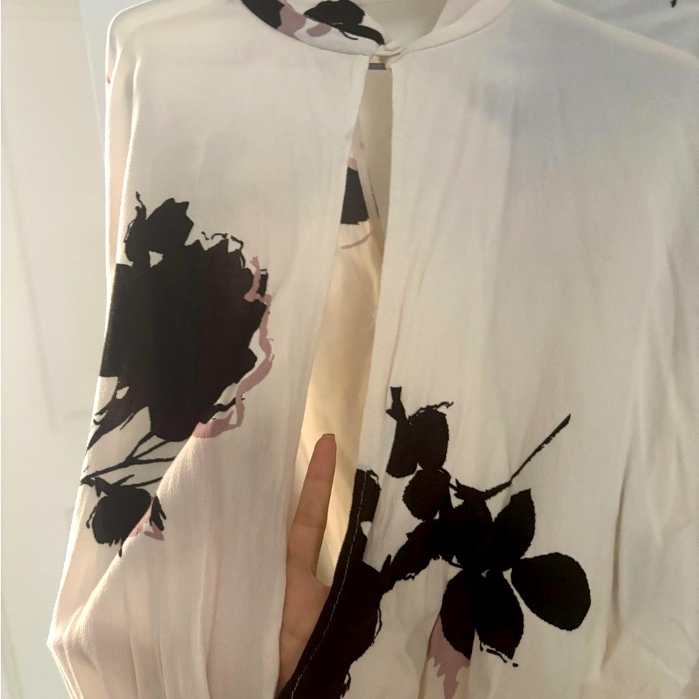 Free People Cream and Black Floral Blouse(like new condition) - Picture 3 of 9
